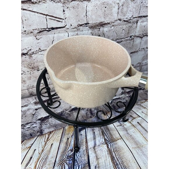 Master Class Saucepan with pour‎ spout & vented lid 6.5" NEW! - Picture 5 of 7